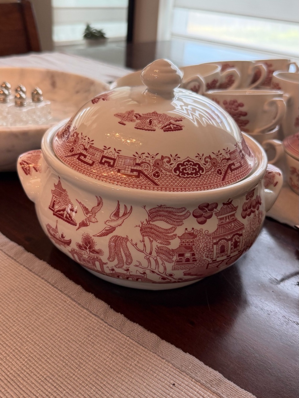Churchill England Red and White Porcelain Serving Bowl - Classic Oriental Patter